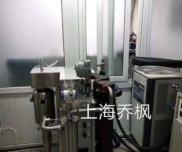 某大學(xué)實(shí)驗(yàn)室采購實(shí)驗(yàn)型閉式噴霧干燥機(jī)現(xiàn)場(chǎng)照